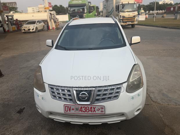 Nissan Rogue 2010 White