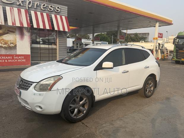 Nissan Rogue 2010 White