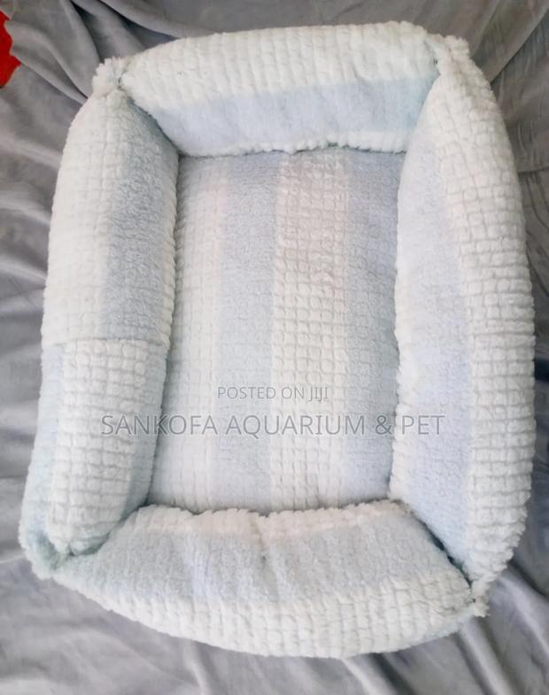 Washable Large Dog Relaxing Bed · Photo 2