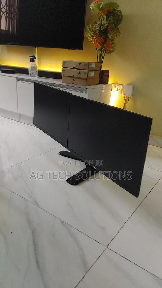 Dell Edgeless 24 Inch Monitor photo 2