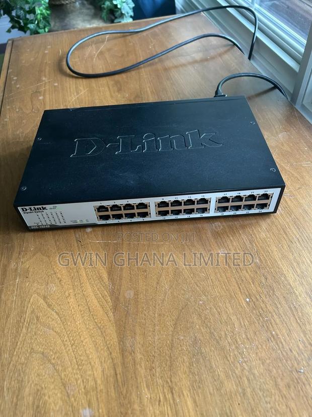 D-Link DGS-1024d 24-Port Gigabit Unmanaged Switch . photo 2