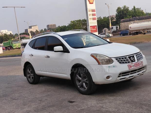 Nissan Rogue S 2010 White