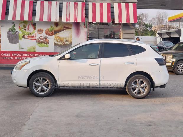Nissan Rogue S 2010 White