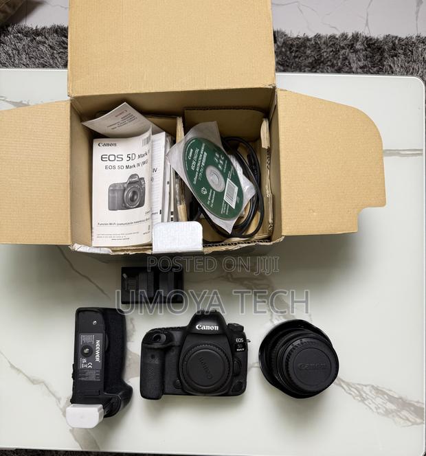 Canon Eos 5d Mark Iv With Zoom Lens photo 5