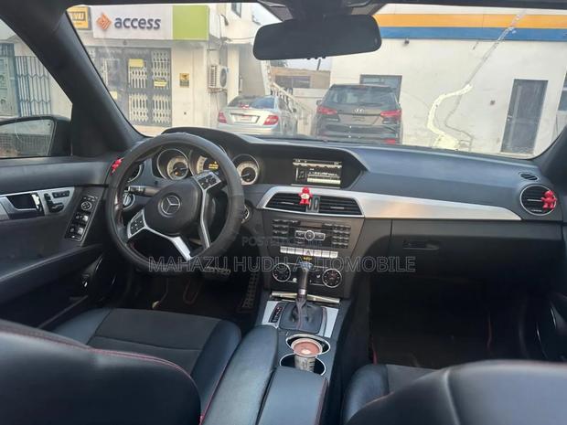 Mercedes-Benz C300 Sport 4Matic Sedan AWD (3.5L 6cyl 7A) 2014 Black