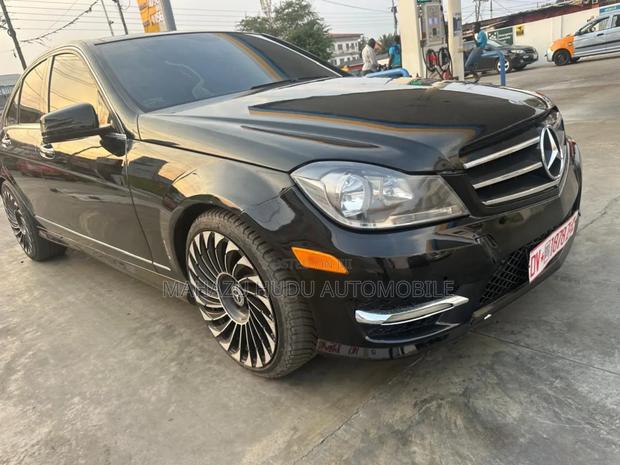 Mercedes-Benz C300 Sport 4Matic Sedan AWD (3.5L 6cyl 7A) 2014 Black
