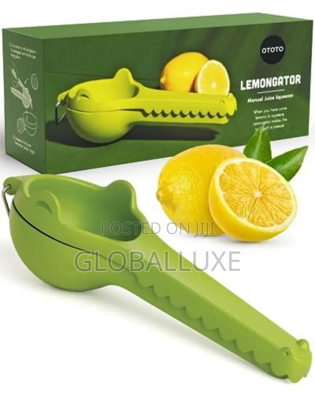 Manual Lemon Squeezer / Handheld Citrus Juicer