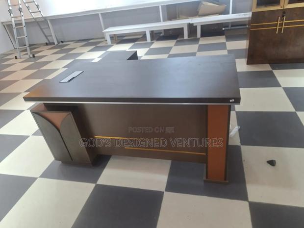 Outstanding 1.6m Lshape Executive Table · Photo 2