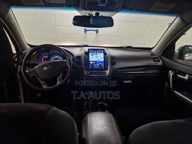 Kia Sorento LX 4dr SUV AWD (2.4L 4cyl 6A) 2015 Silver