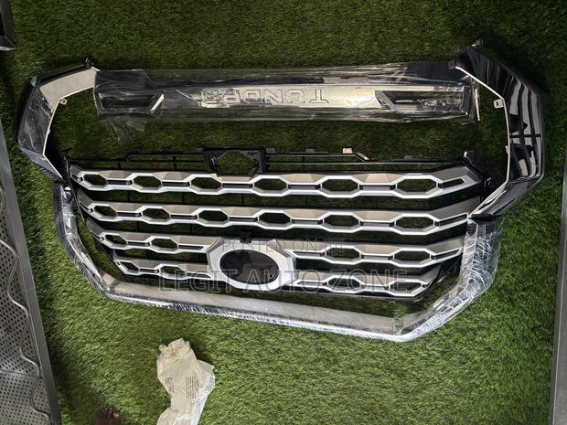 Toyota Tundra 2022,2023,2024,2025, Front Shells Complete