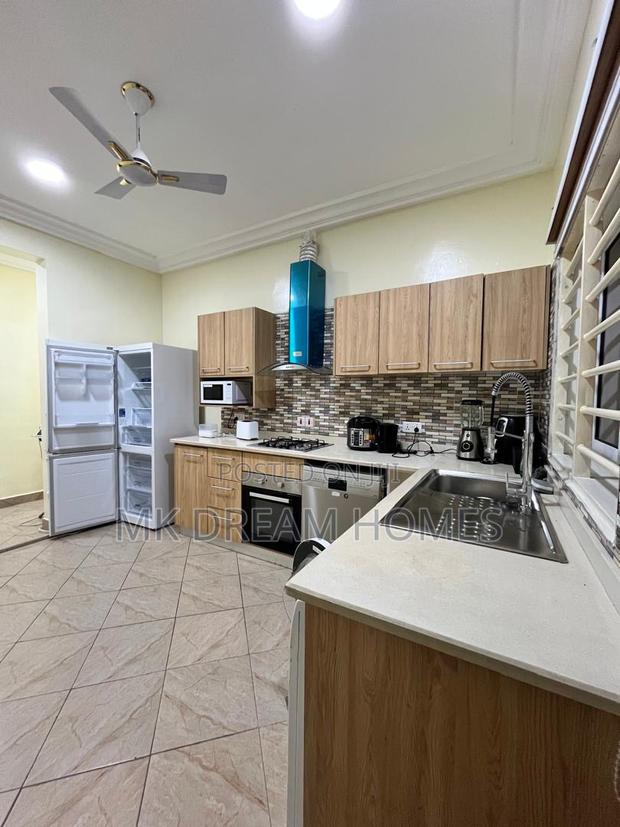 Furnished 2bdrm Apartment in School Junction for rent photo 9
