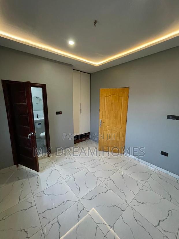 3bdrm House in Lake Side Estate for sale photo 11