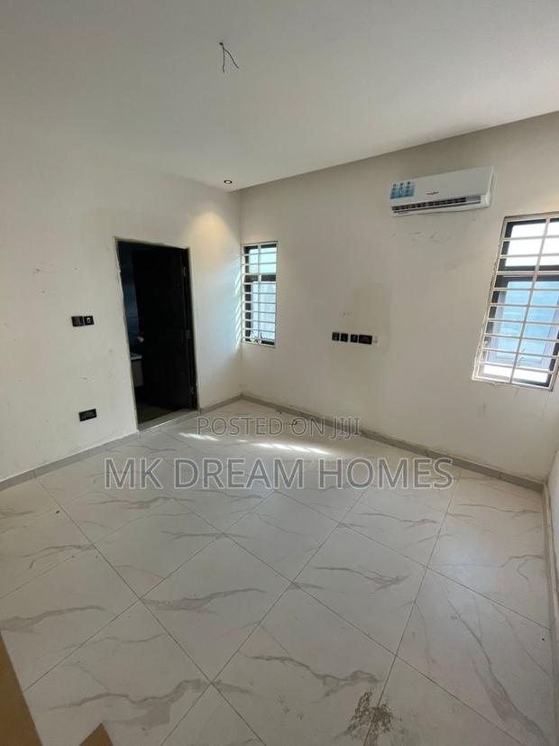 3bdrm House in Lake Side Estate for sale photo 7