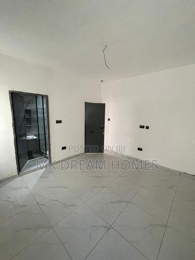 3bdrm House in Lake Side Estate for sale photo 9
