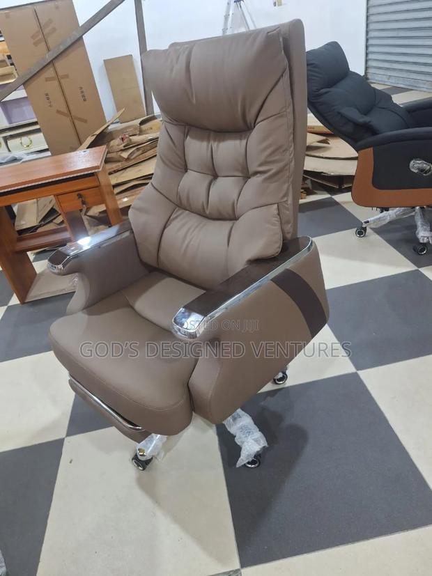 Well Grounded Executive Chair