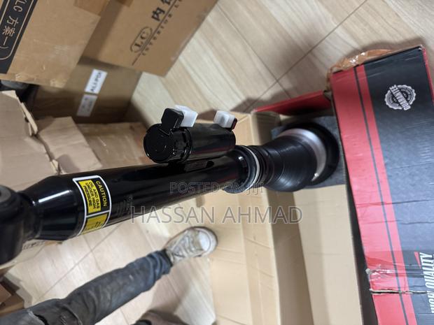 Mercedes Benz S500 Back Shocks