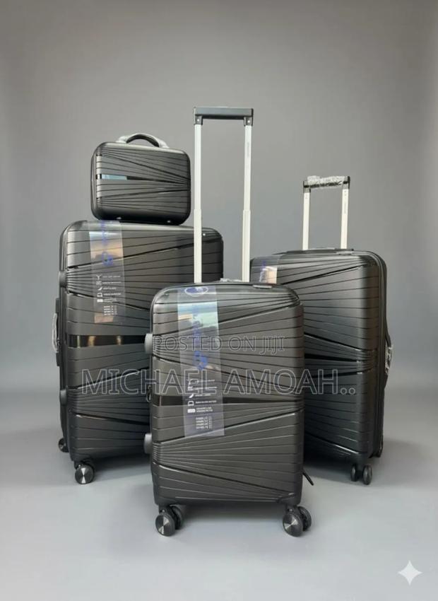 Grade 1 Luggage photo 3