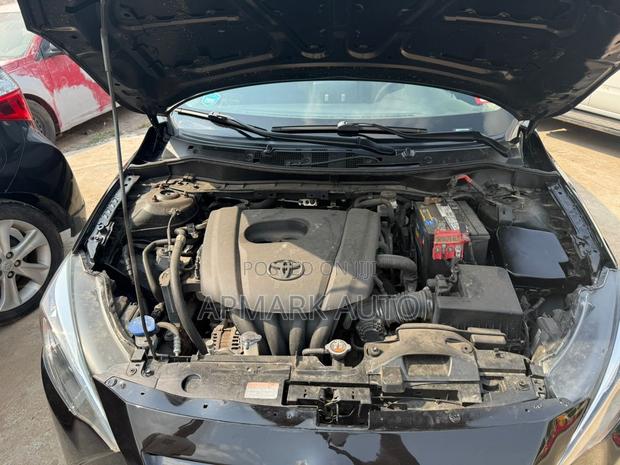 Toyota Yaris iA 1.5 FWD 2017 Black photo 6