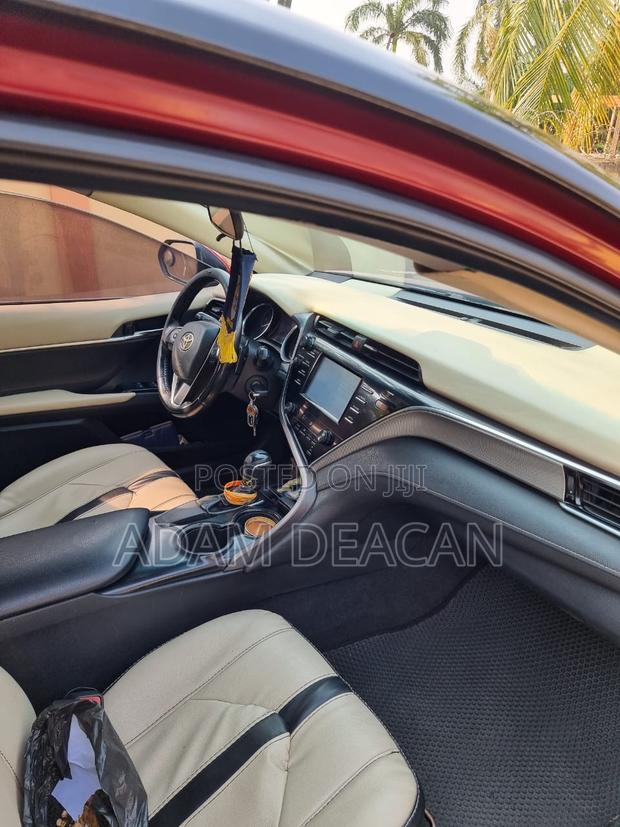 Toyota Camry SE FWD 2020 Burgundy