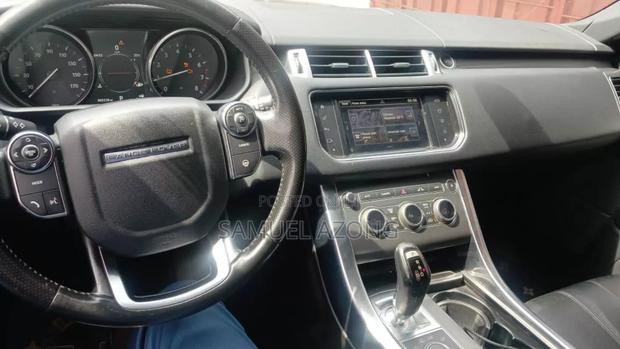 Land Rover Range Rover Sport HSE 4x4 (3.0L 6cyl 8A) 2016 Black