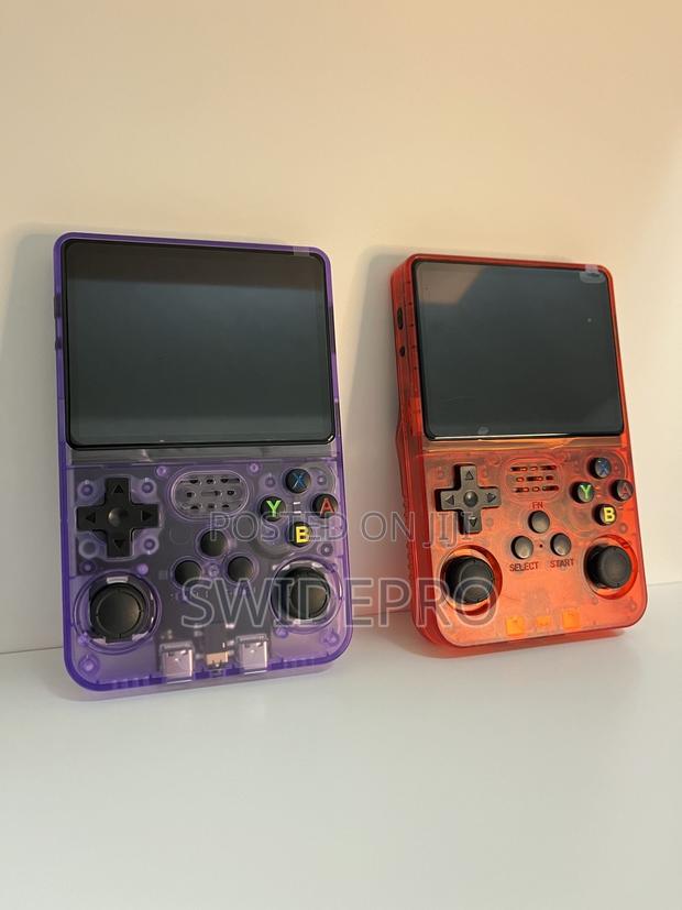 Strong Retro R36s Handheld Video Game Console