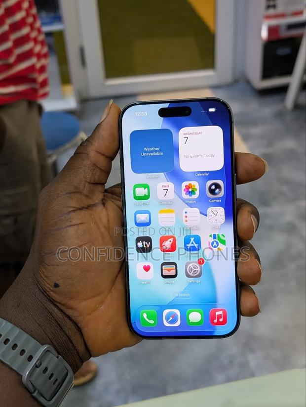 New Apple iPhone 17 256 GB Gray