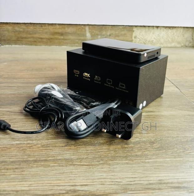 Potable Mini Projector photo 2