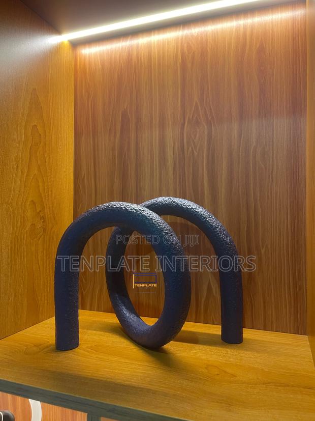 Irregular Knot Line Sculpture Blue
