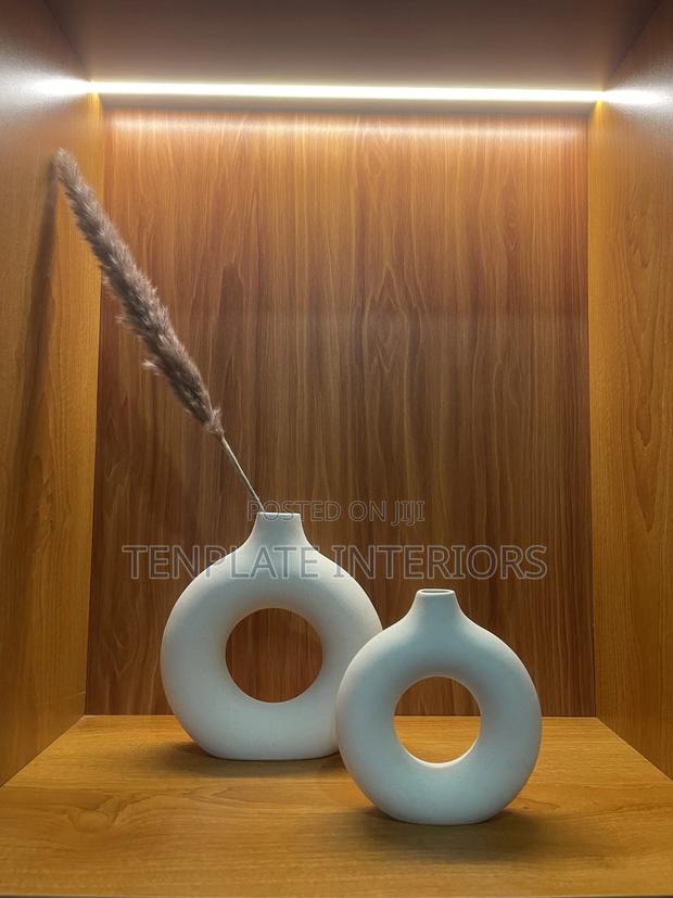 Donut Vase White
