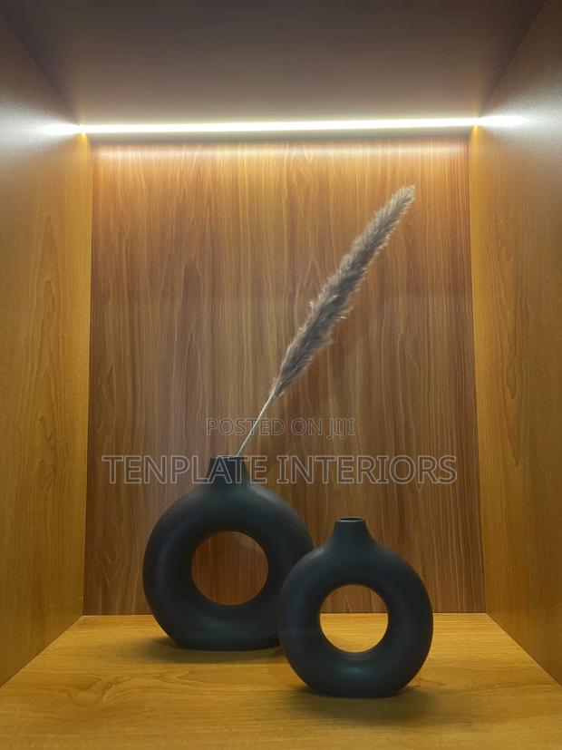 Donut Vase Black