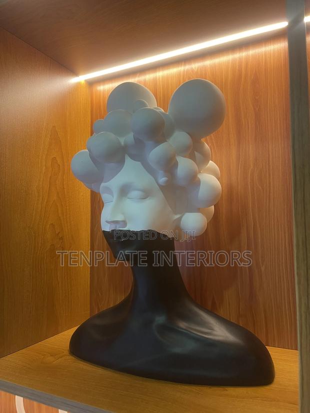 Mysterious Woman Sculpture Big photo 3