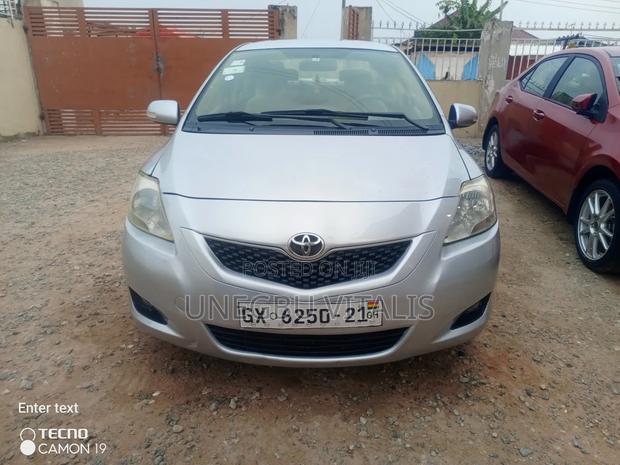 Toyota Belta 2010 Silver