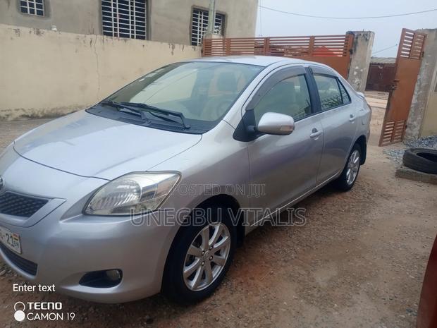 Toyota Belta 2010 Silver