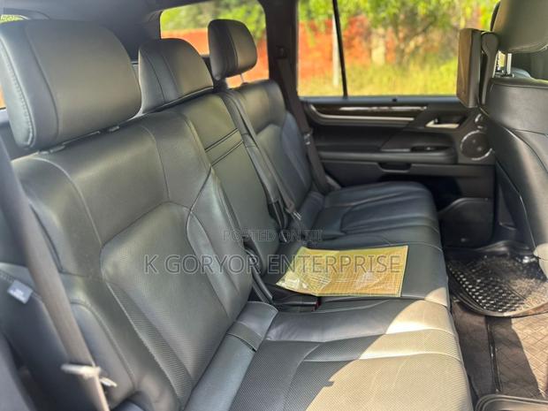 Lexus LX 570 (5 seats) AWD 2021 Blue photo 2