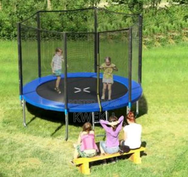 Trampoline With Safety Net · Photo 2