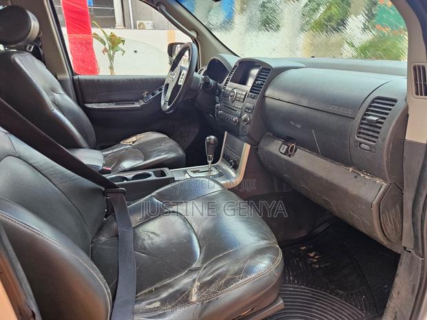 Nissan Navara 2015 Gray photo 3