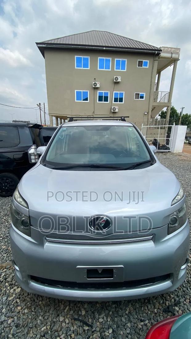Toyota Voxy 2013 Gray