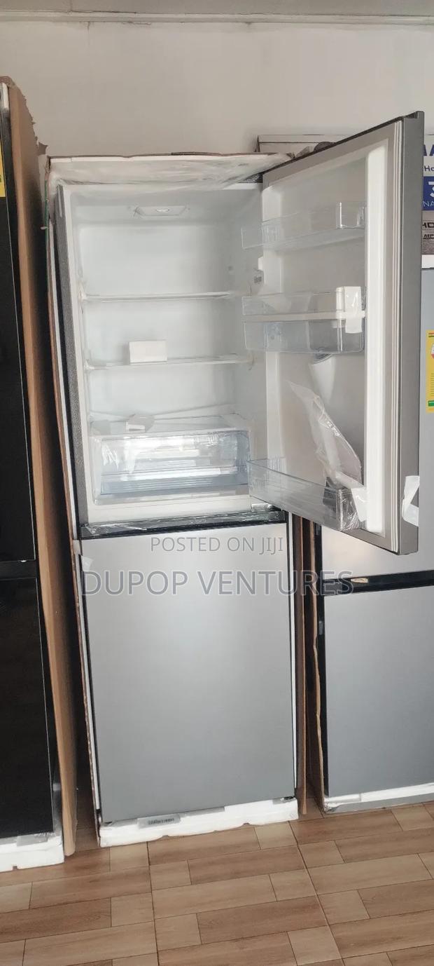Hisense Fridge With Water Dispenser 256ltrs photo 3