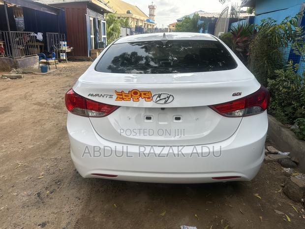Hyundai Avante 2014 White photo 3