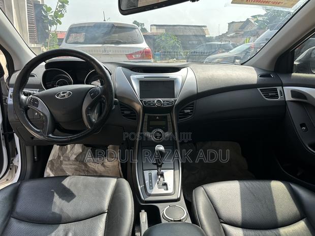 Hyundai Avante 2014 White photo 4
