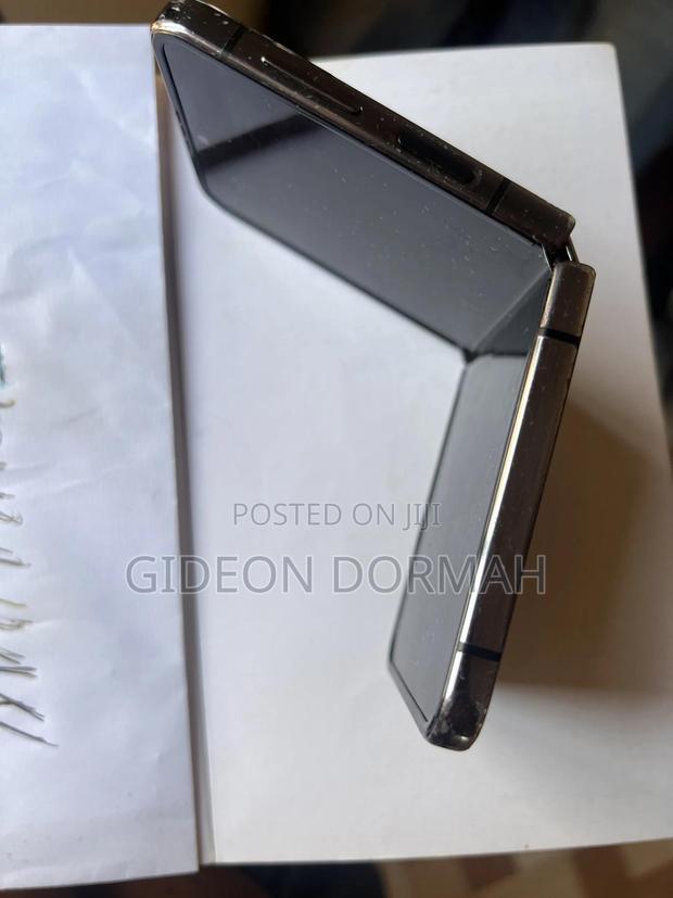 Samsung Galaxy Z Flip4 128 GB Black