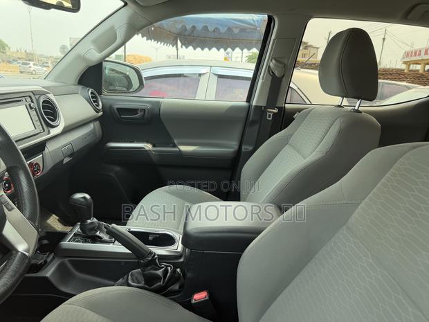 Toyota Tacoma 2017 Gray