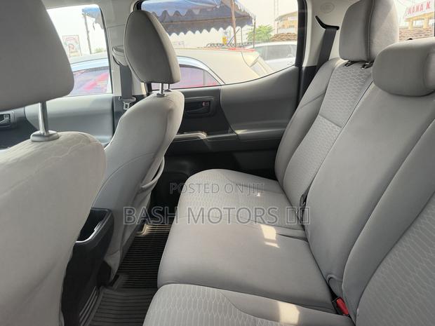 Toyota Tacoma 2017 Gray