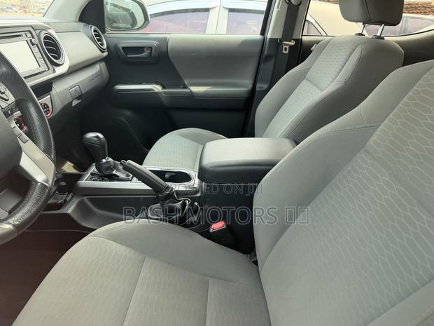 Toyota Tacoma 2017 Gray