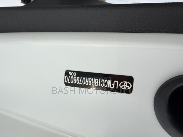 New Toyota Corolla Cross XLE 4WD 2024 White