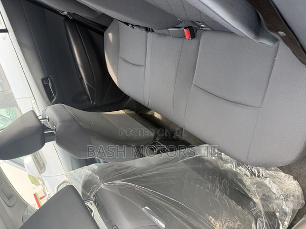 New Toyota Corolla Cross XLE 4WD 2024 White