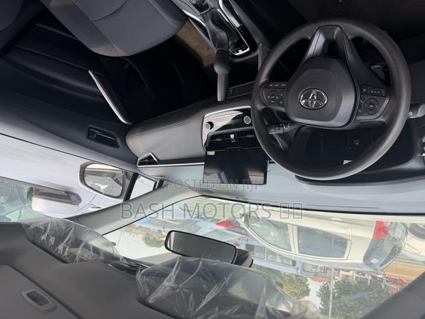 New Toyota Corolla Cross XLE 4WD 2024 White