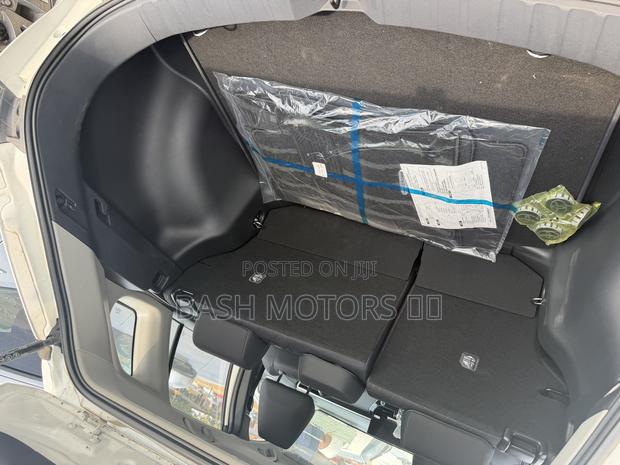 New Toyota Corolla Cross XLE 4WD 2024 White