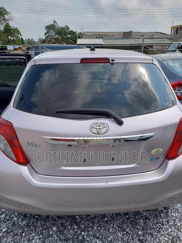 Toyota Vitz 1.3 AWD 5dr 2013 Pink photo 4
