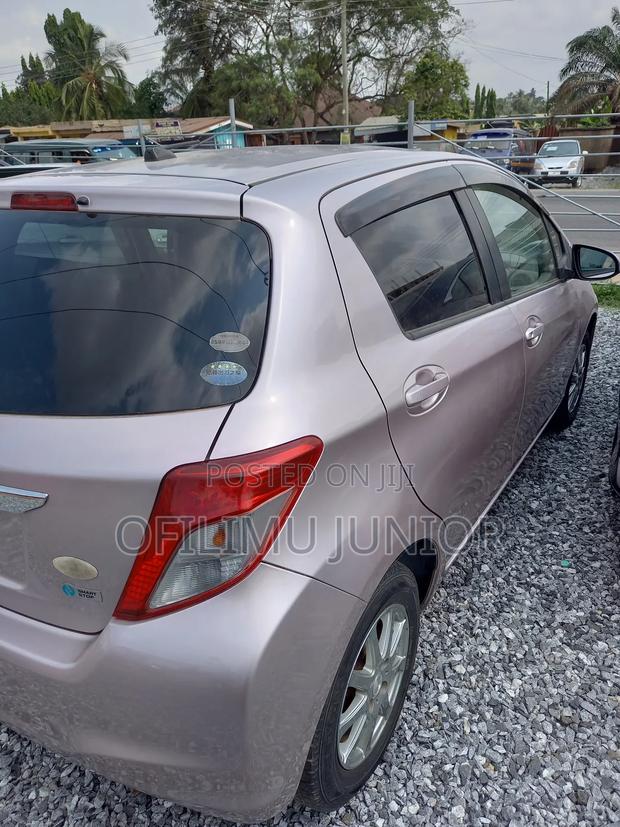 Toyota Vitz 1.3 AWD 5dr 2013 Pink photo 5